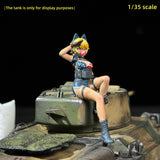 1/35 Scale Miniature Figure Anime Girl Kate Resin Model for Tank Vehicle Diorama Scene, Hand Painted Collectible Military Sand Table Accessory Accessory